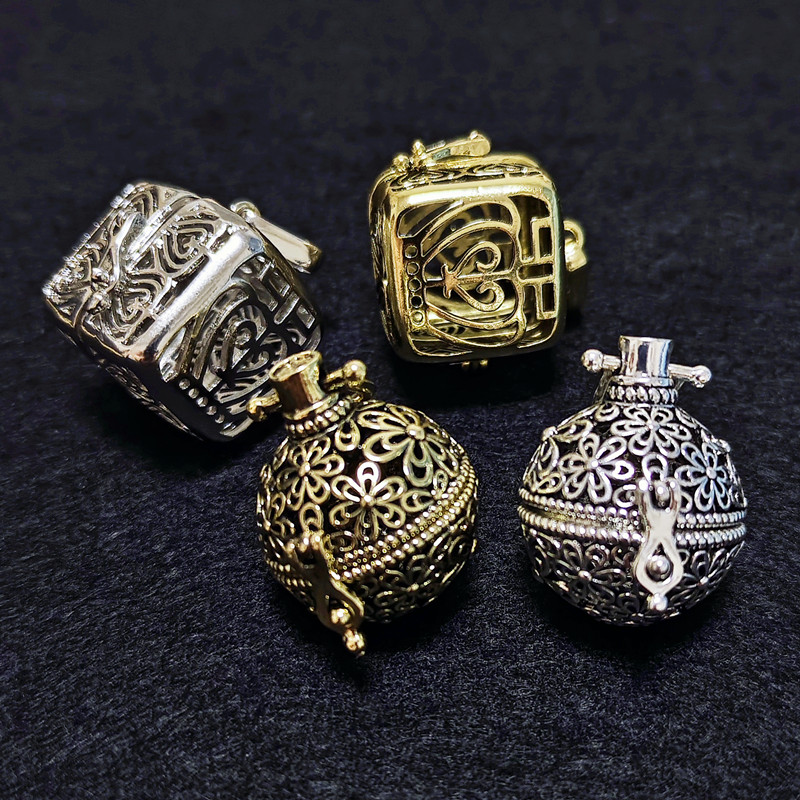 Vintage Brass Hollow Ball Lock - огляд і ціна Diffuser Necklace Locket
