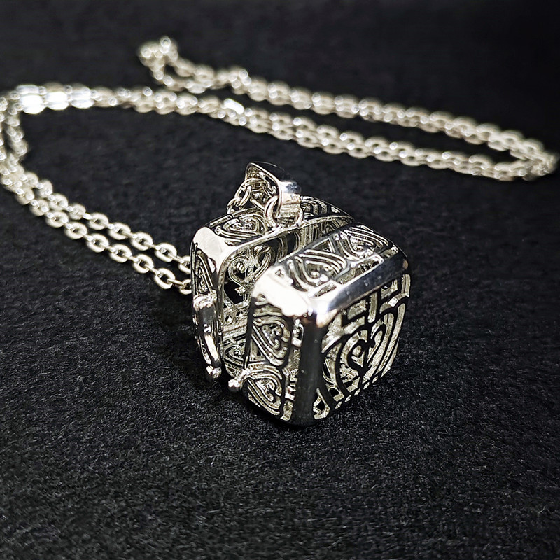 Vintage Brass Hollow Ball Lock - огляд і ціна Diffuser Necklace Locket